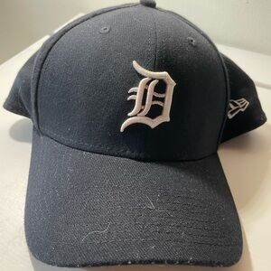 New Era Black Baseball Cap with Detroit Tigers